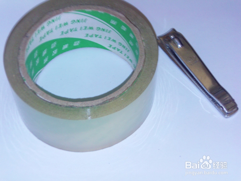 如何用指甲钳剪指甲不乱飞