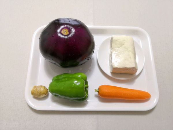 茄子青椒素包子