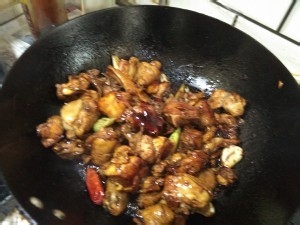 养生食补家常三黄鸡闷笋的做法