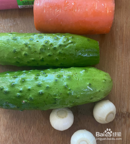 黄瓜炒火腿肠的做法