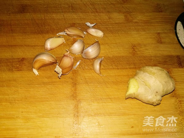 脆皮烤猪肘的做法