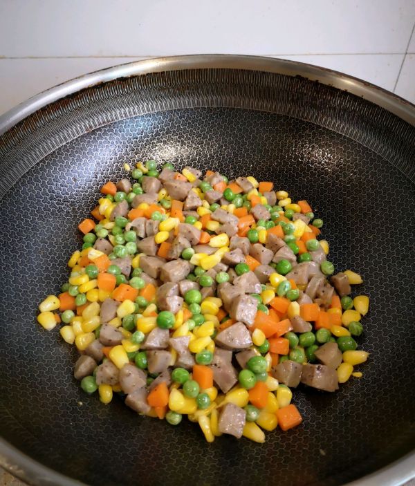 愛心松仁蛋炒饭