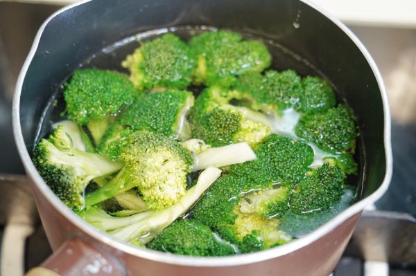 广式双拼腊味煲仔饭