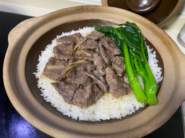 金沙牛肉煲仔饭