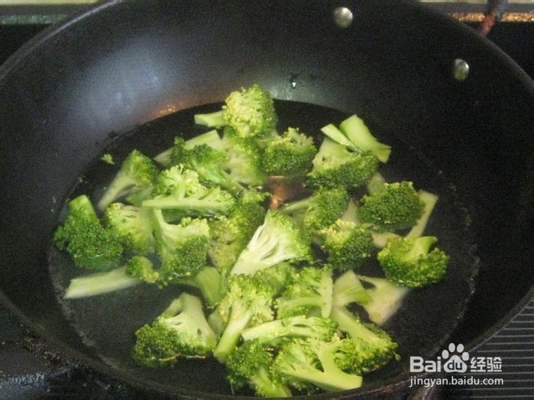 好吃花茶干炒腊肉的做法