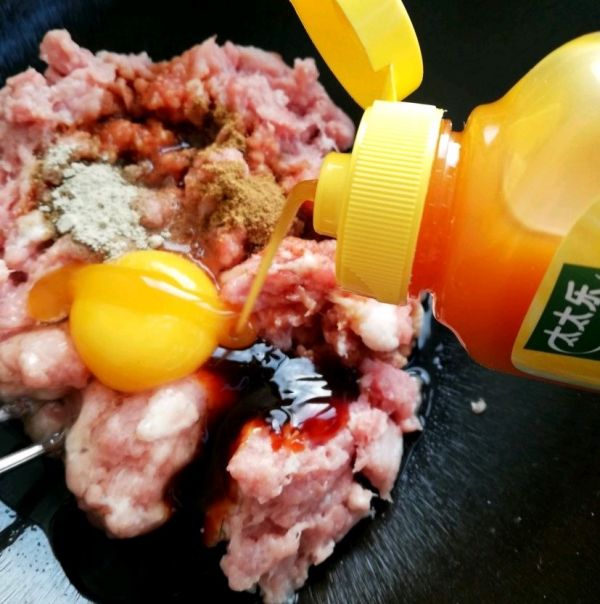 鸡汁猪肉茴香饺子