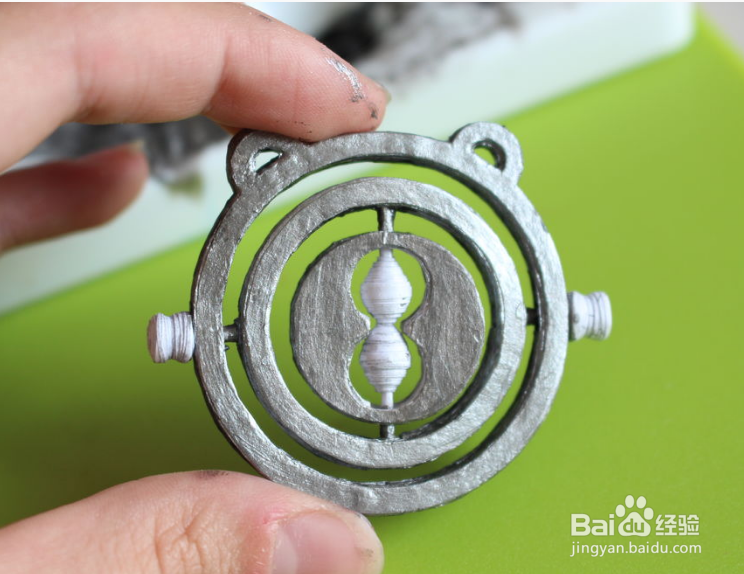 怎样DIY自制一个会翻转的项链吊坠time turner