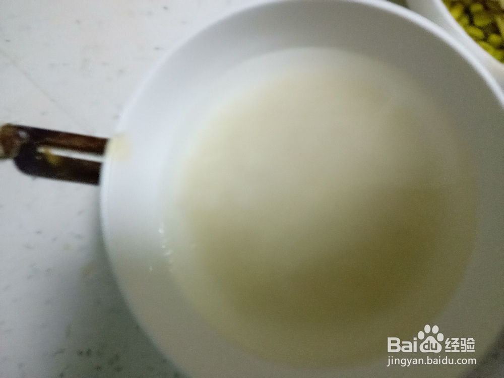 砂锅绿豆百合粥