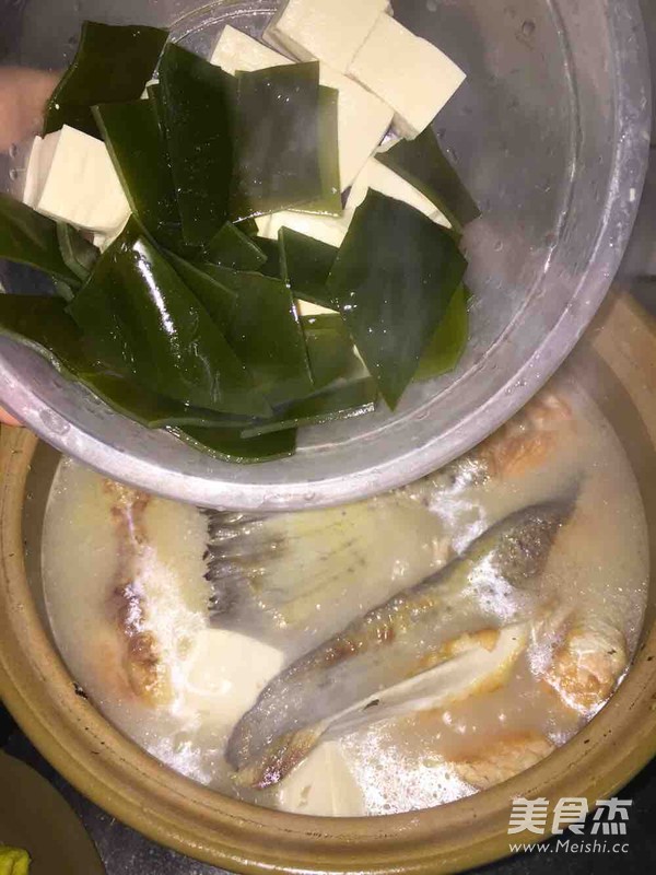 三文鱼骨豆腐汤