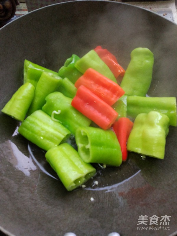虎皮尖椒的做法
