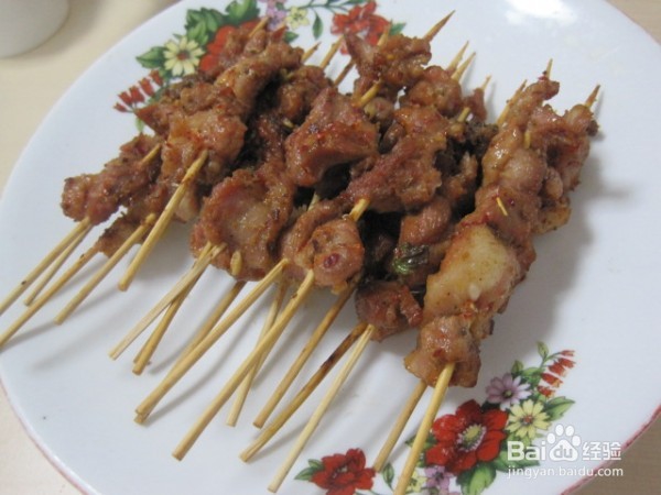 如何在家做一盘香气诱人的烤羊肉串