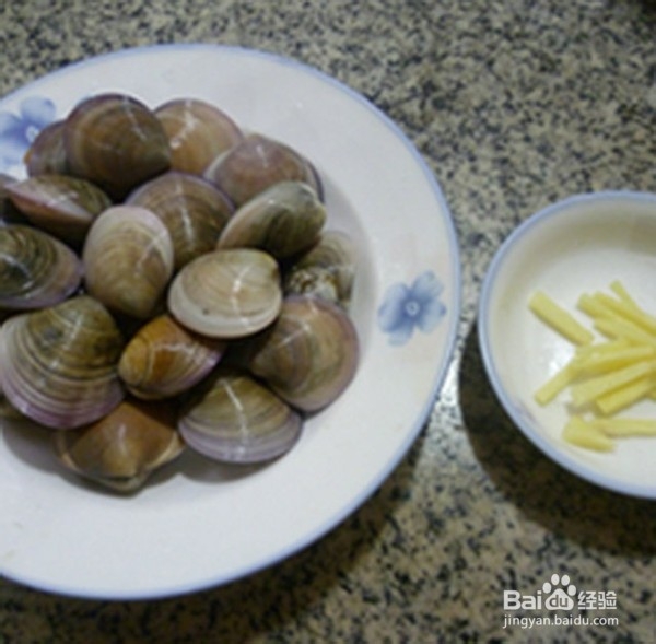 包心菜炒圆蛤的具体做法