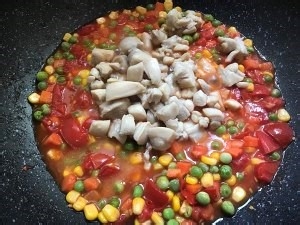 零难度西红柿杂菜鸡腿肉丁
