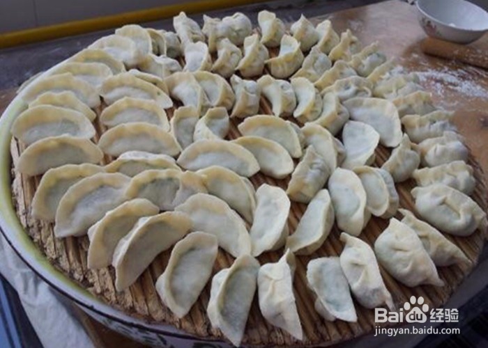 茴香肉饺子的做法