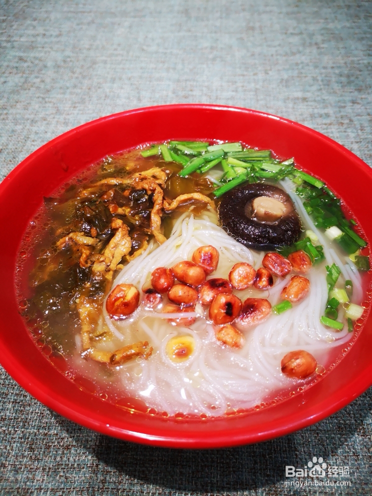 好吃到哭的肉丝酸菜鸡汤米线