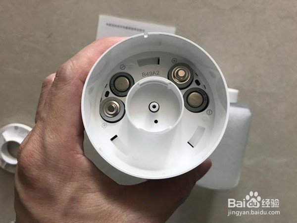 米家自动洗手机怎样安装电池