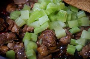 干锅兔肉的经典做法