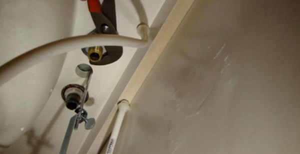 水龙头底部松动怎么办