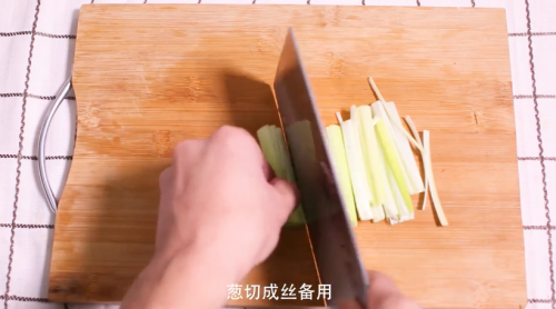 怎样炒蒜苔好吃