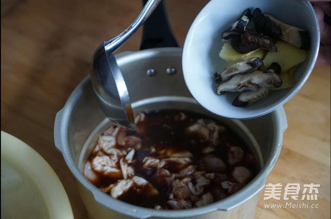 黄焖鸡的家常做法