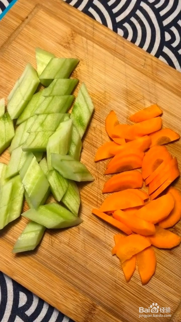 做法简单又非常好吃的清炒虾仁是怎样做的