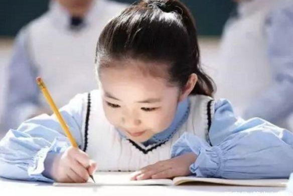 2008年入学的大学生,小学中学的入学时间