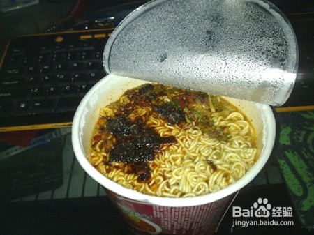 晚上熬夜肚子饿，吃点啥好呢？