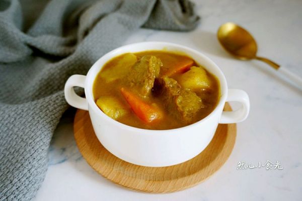 咖喱土豆炖牛腱