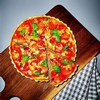 薄脆底香肠披萨