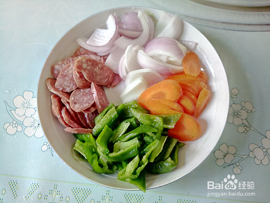 黑胡椒酱牛肉肠意面