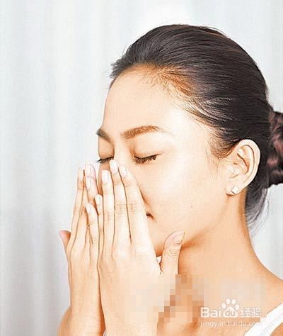 居家穴位按摩手法 告别水肿型肥胖