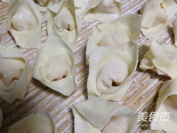 鲜虾馄饨的做法