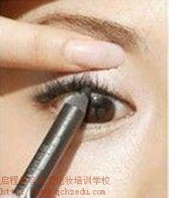 祼妆的化妆步骤