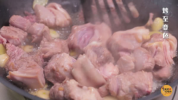 红焖羊肉炖萝卜