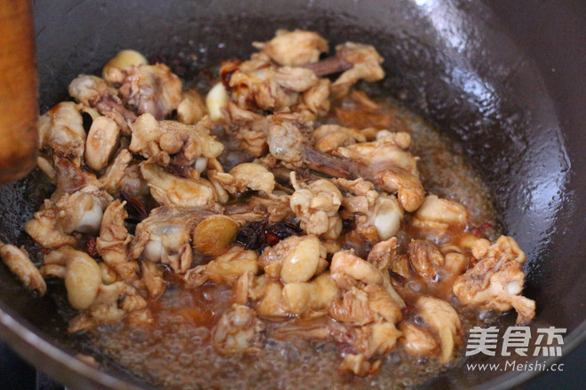 鸡肉炖蘑菇的做法