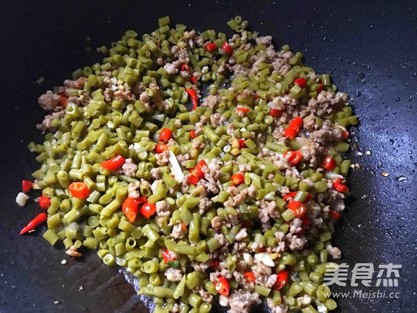 肉末酸豆角的做法