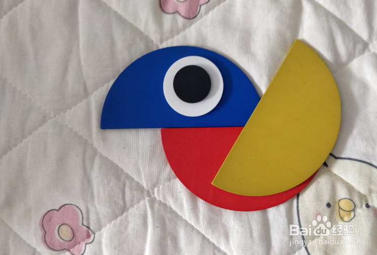 用形状积木怎么拼一只鹦鹉？