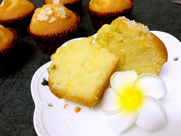 百香果杏仁妙芙蛋糕