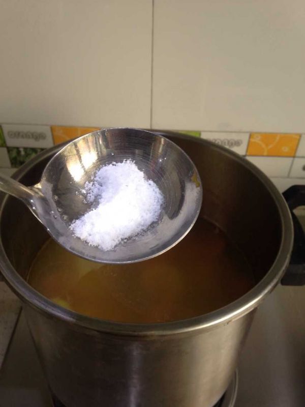 胡萝卜玉米黄豆汤