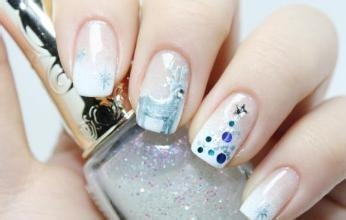 自学美甲教程哪种好、教你画小鹿型美甲小教程