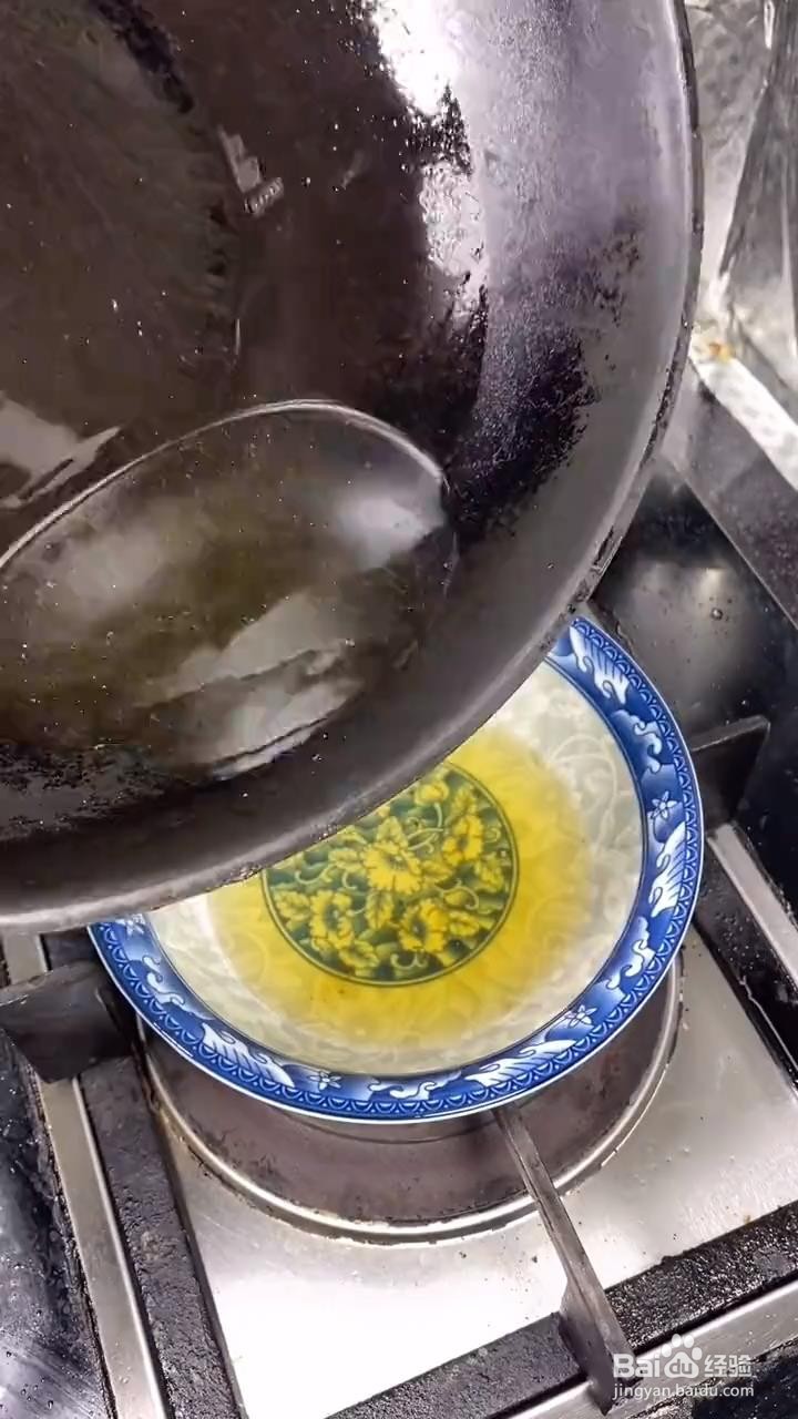 如何煎鱼不粘锅？