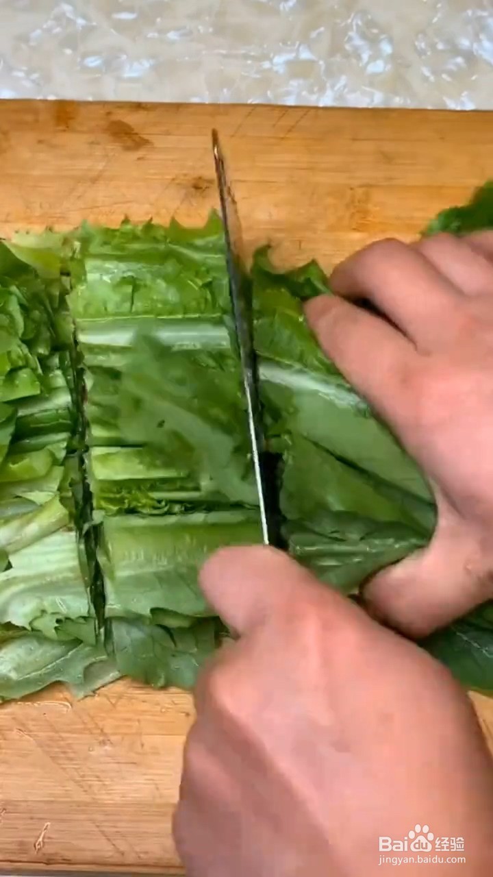 如何制作好吃的香菇油麦菜