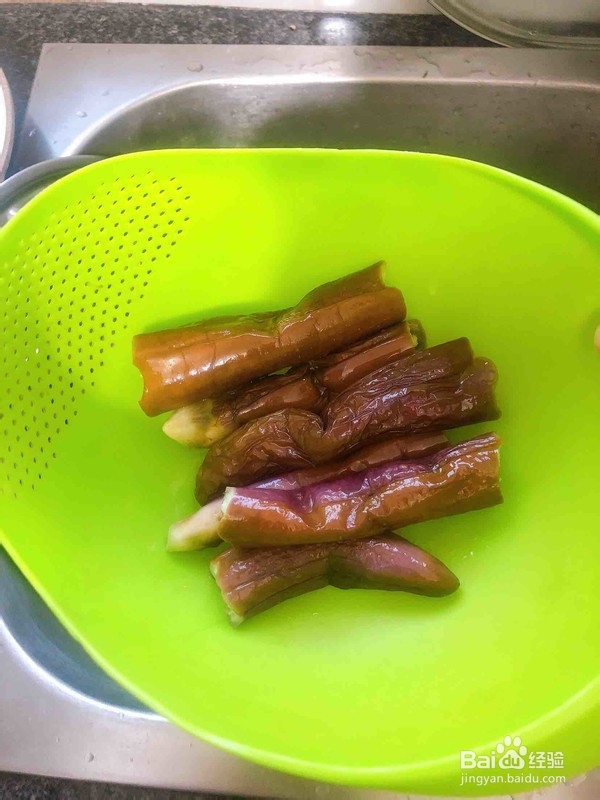 美味手撕茄子的做法