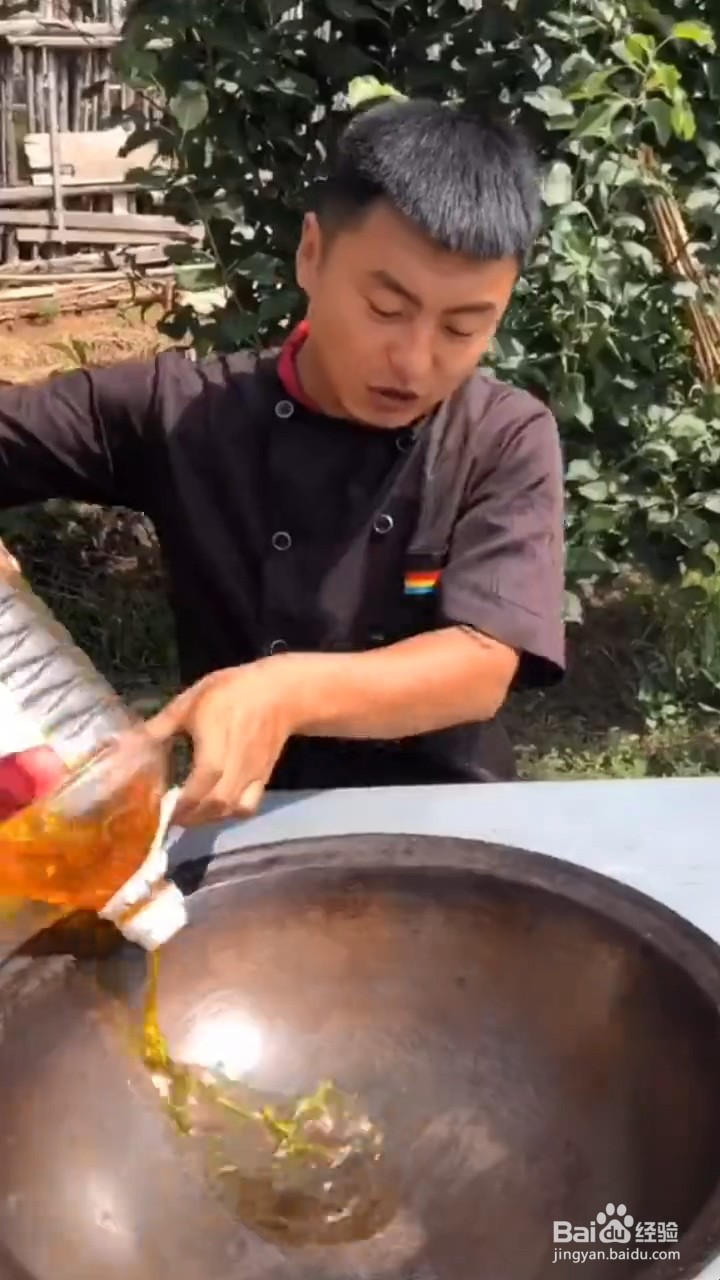 超级好吃的红烧鸡冠油要怎样做