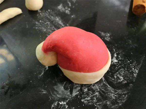 #令人羡慕的圣诞大餐#圣诞帽南瓜包