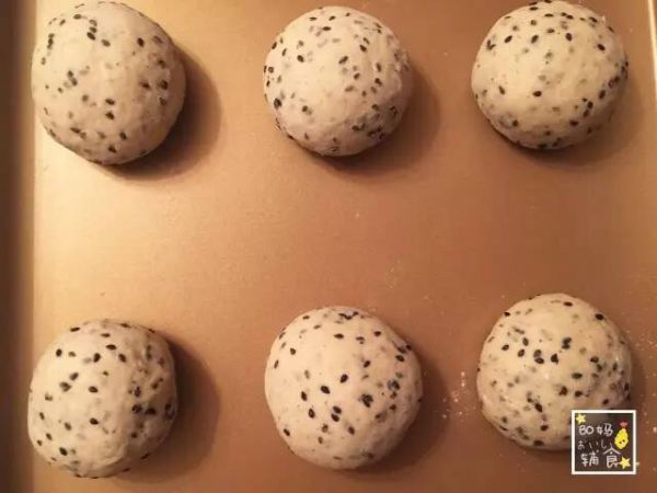 黑芝麻奶酪小餐包