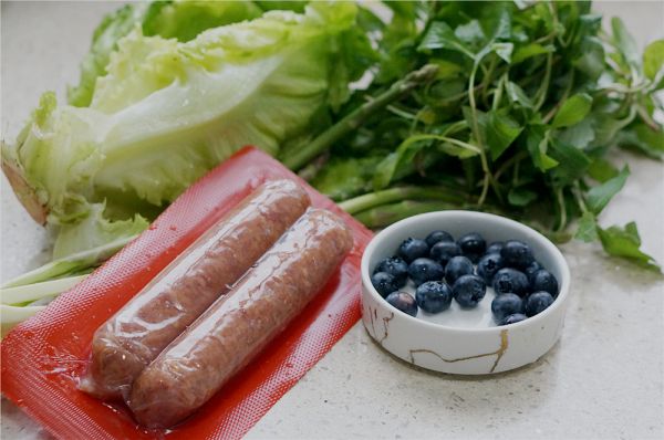 牛肉肠果蔬沙拉