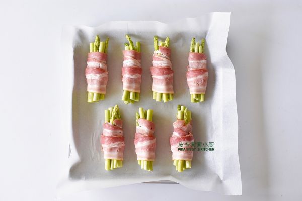 烤黄油芦笋培根卷