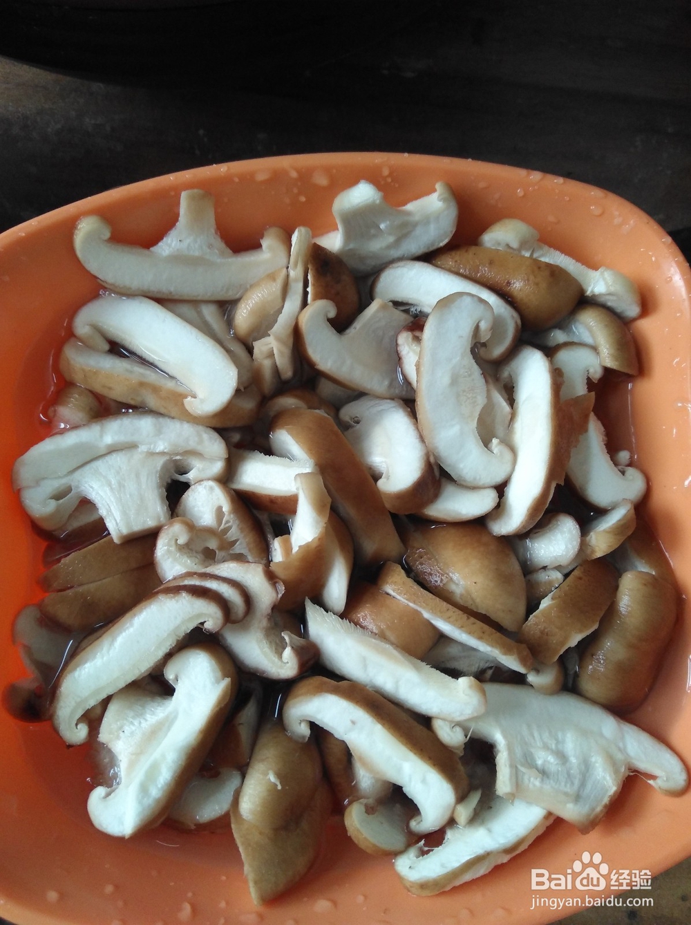 炒香菇就是这么简单呢