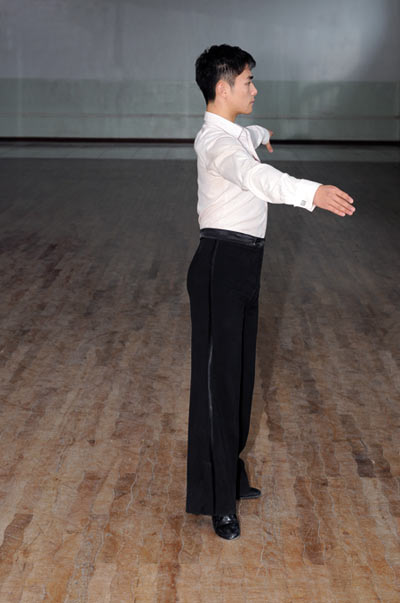 恰恰前进锁步技法剖析，五步让拉丁舞菜鸟变专家